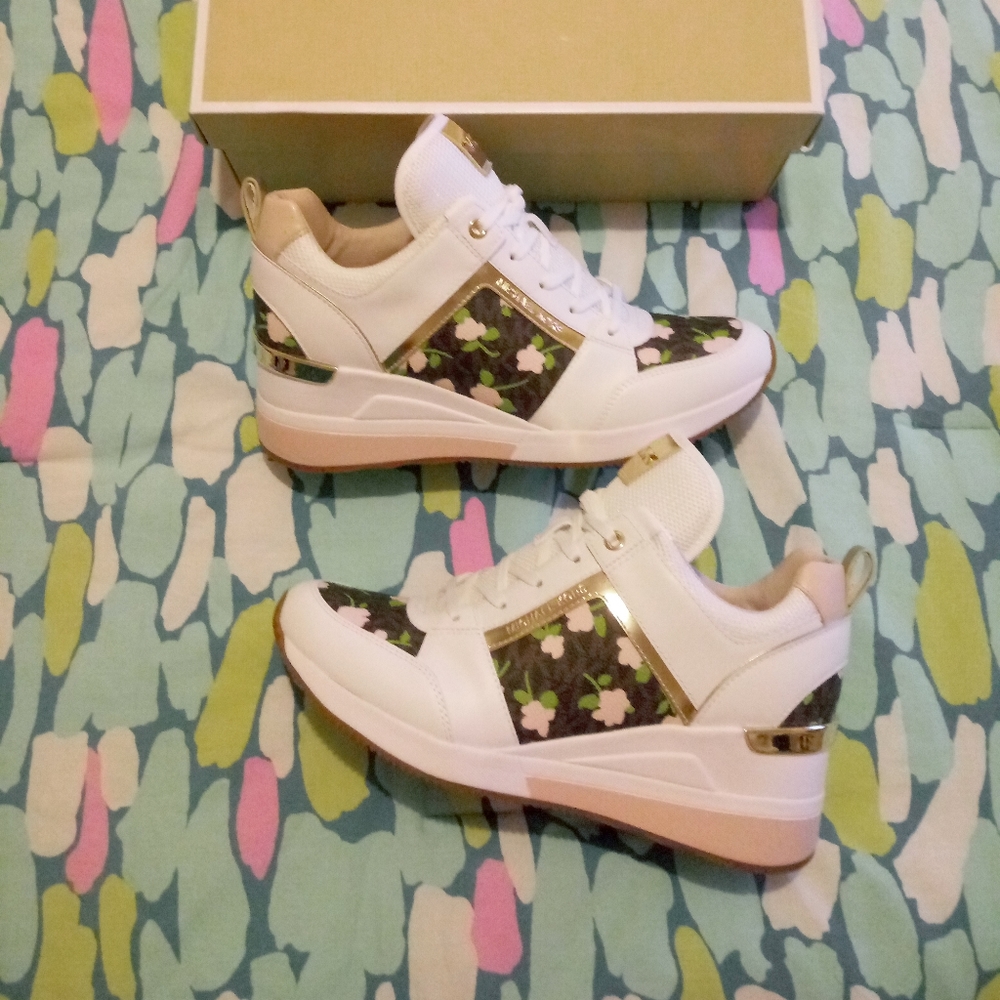 Michael Kors Georgie Trainer Sneakers - Picture 16 of 16